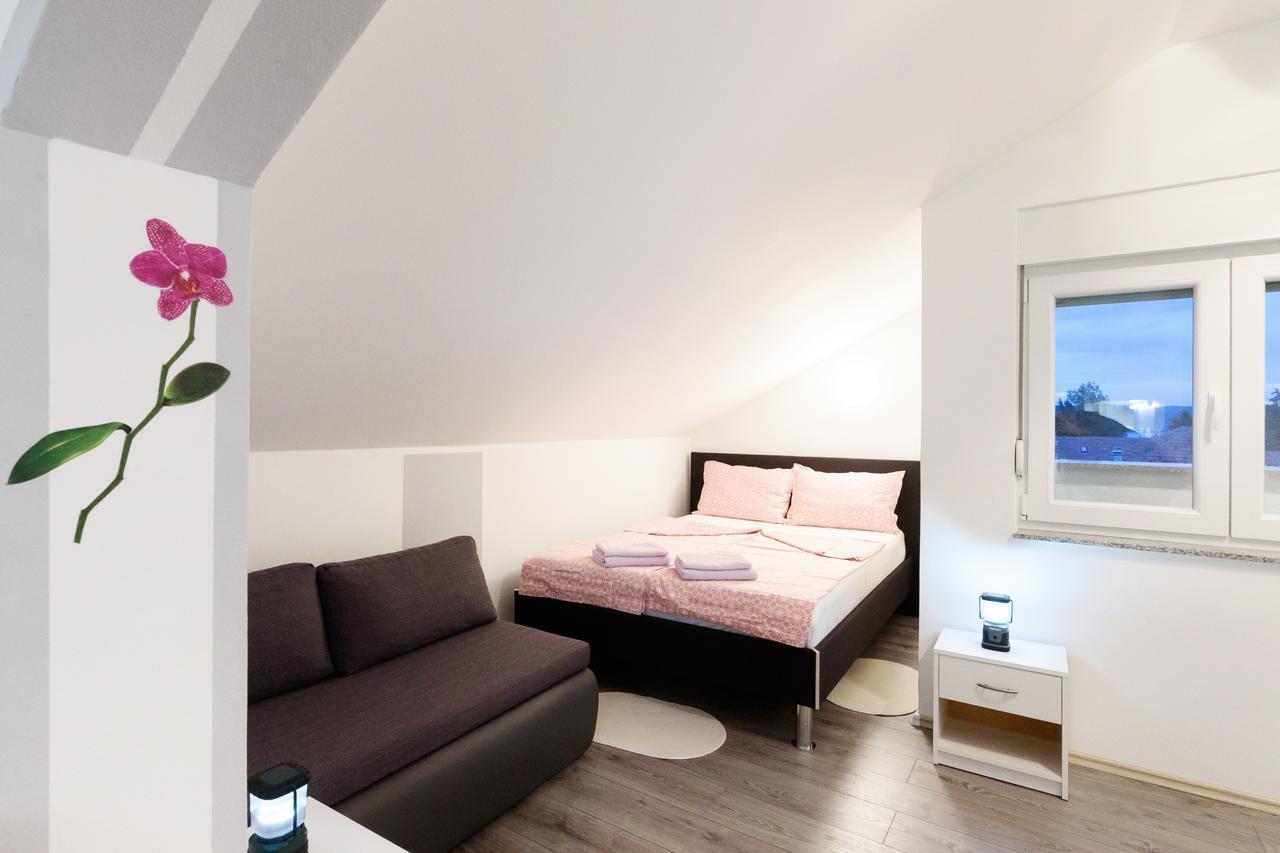 Apartmani Orhideja Gornji Karin Exterior photo