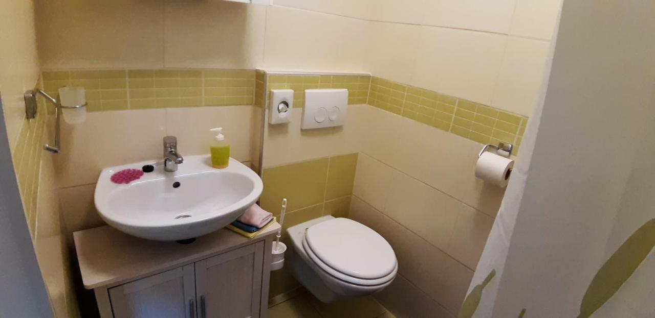 Apartmani Orhideja Gornji Karin Exterior photo
